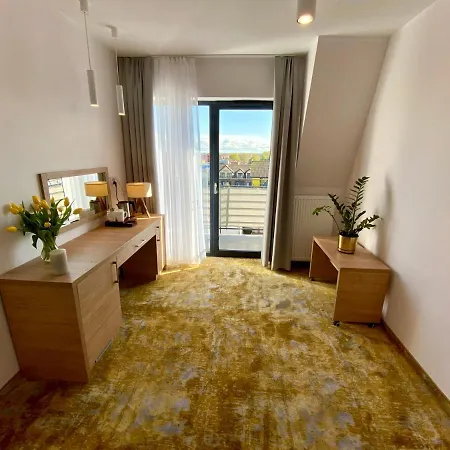 Hotel Amber Port 4*