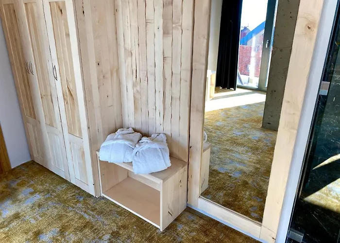 Amber Port فندق 4*